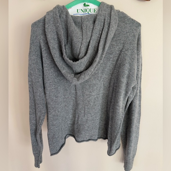 Brandy Melville Hooded Sweater - Picture 2 of 4